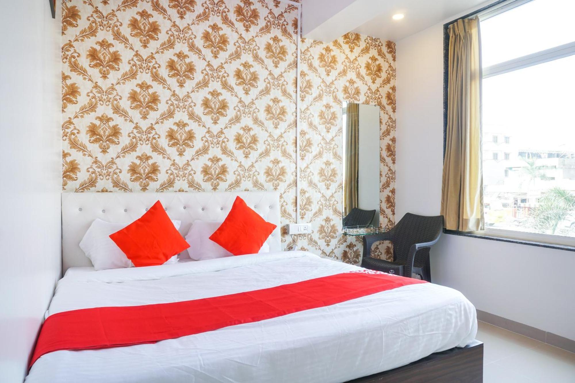 Hotel O Nitya Executive Phursungi Eksteriør billede
