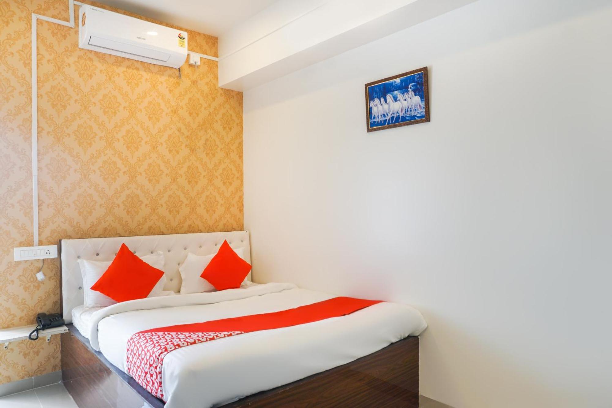 Hotel O Nitya Executive Phursungi Eksteriør billede