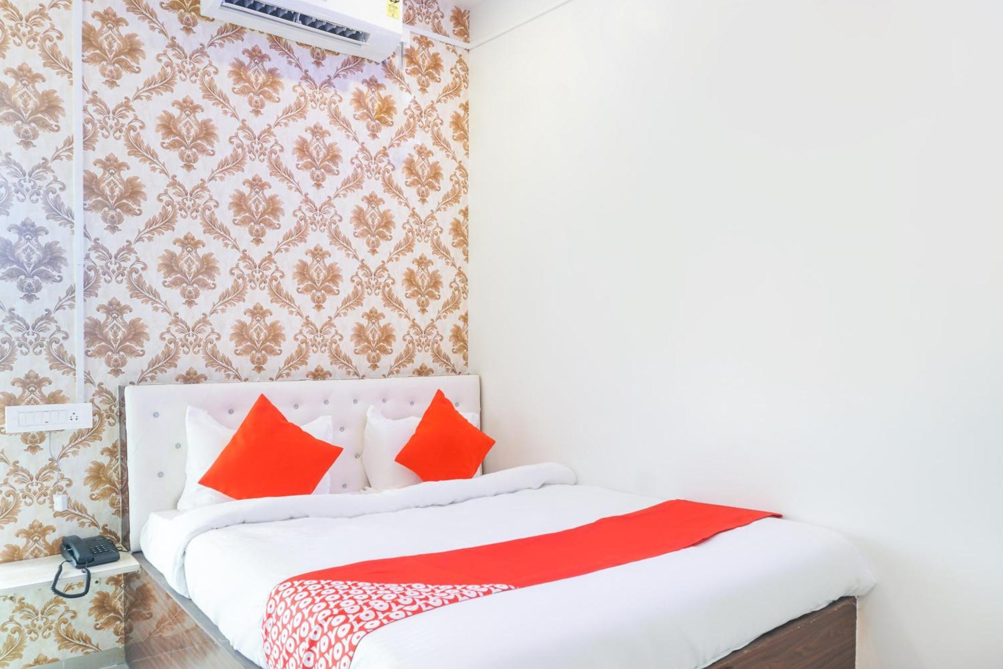 Hotel O Nitya Executive Phursungi Eksteriør billede